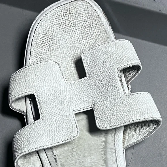 AMPUTEE LEFT Shoe Only****Hermes Oran Sandaliconic "H" cut-out detail Sz 38 US 8 - Picture 4 of 7